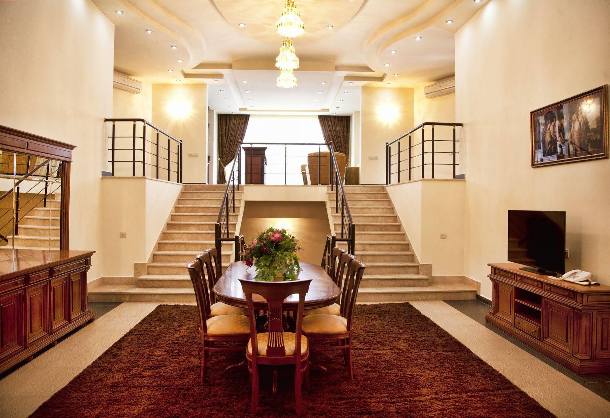 Multi Grand Pharaon Hotel Ptghni